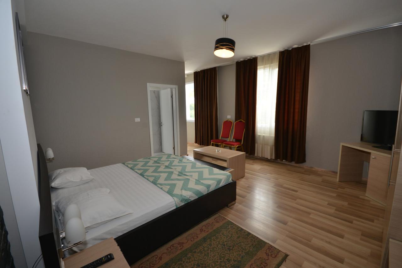 Hotel Veri Peshkopi Exterior foto